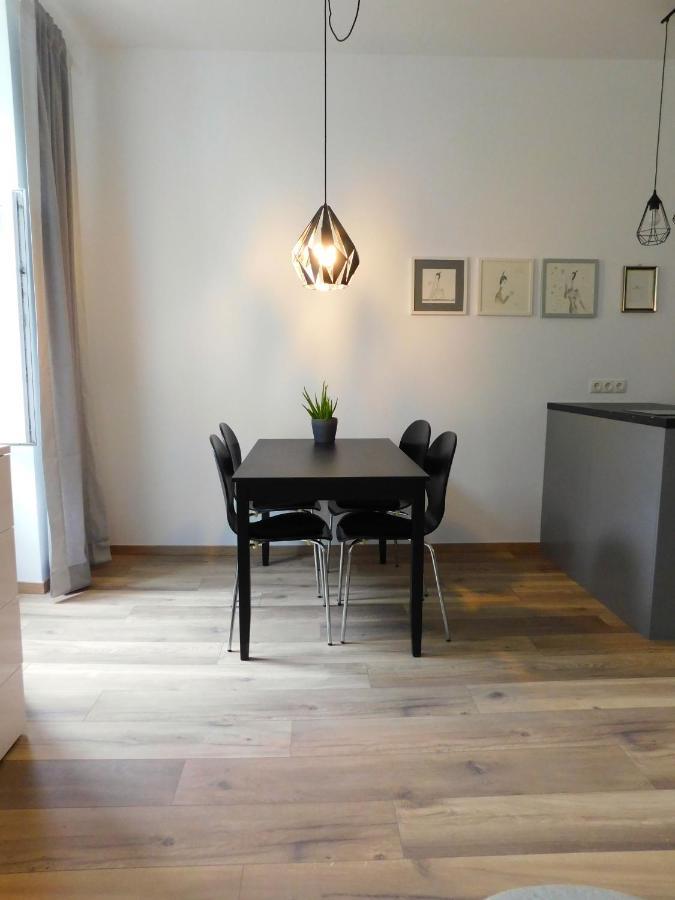 Max, Ruhige Sonnige Wohnung In Praternahe Bécs Kültér fotó