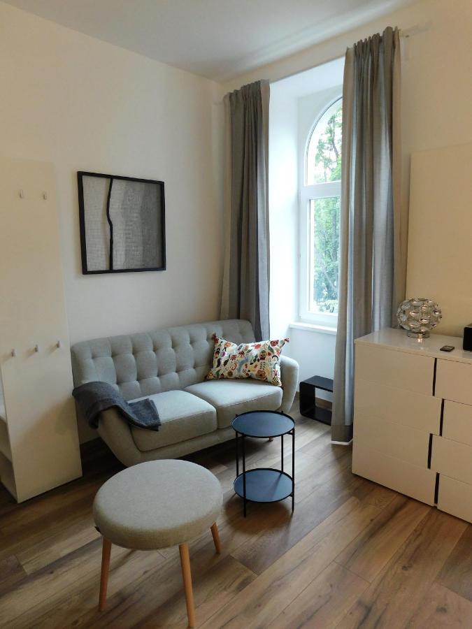 Max, Ruhige Sonnige Wohnung In Praternahe Bécs Kültér fotó