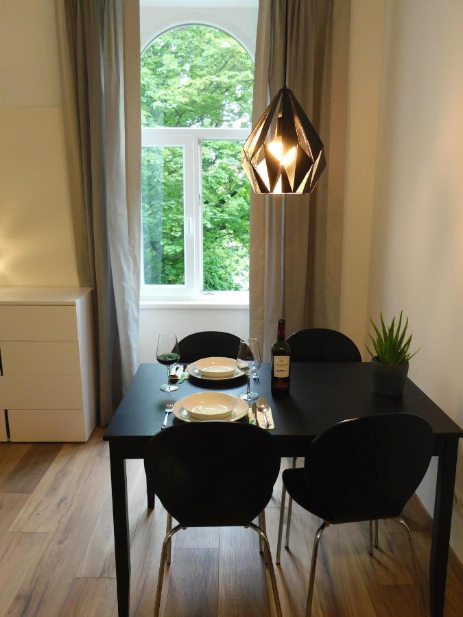 Max, Ruhige Sonnige Wohnung In Praternahe Bécs Kültér fotó