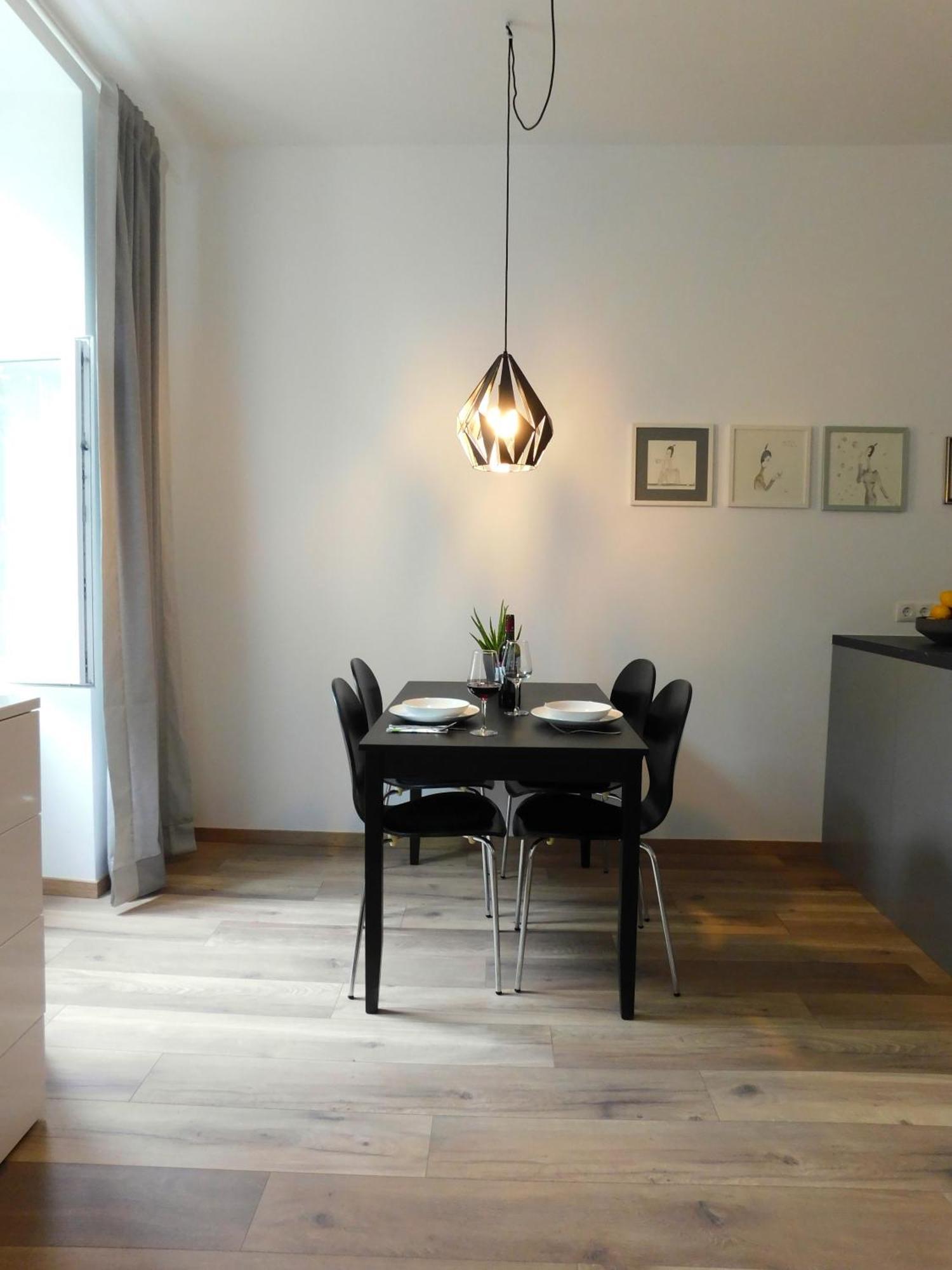 Max, Ruhige Sonnige Wohnung In Praternahe Bécs Kültér fotó